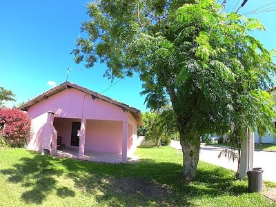 CÓD. V044 - Casa em Praia da Ferrugem - Garopaba